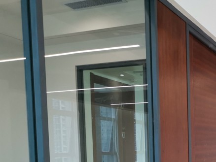 108款組合式單玻隔斷