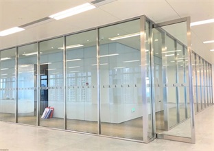 青島防火玻璃隔斷為何受大眾喜愛